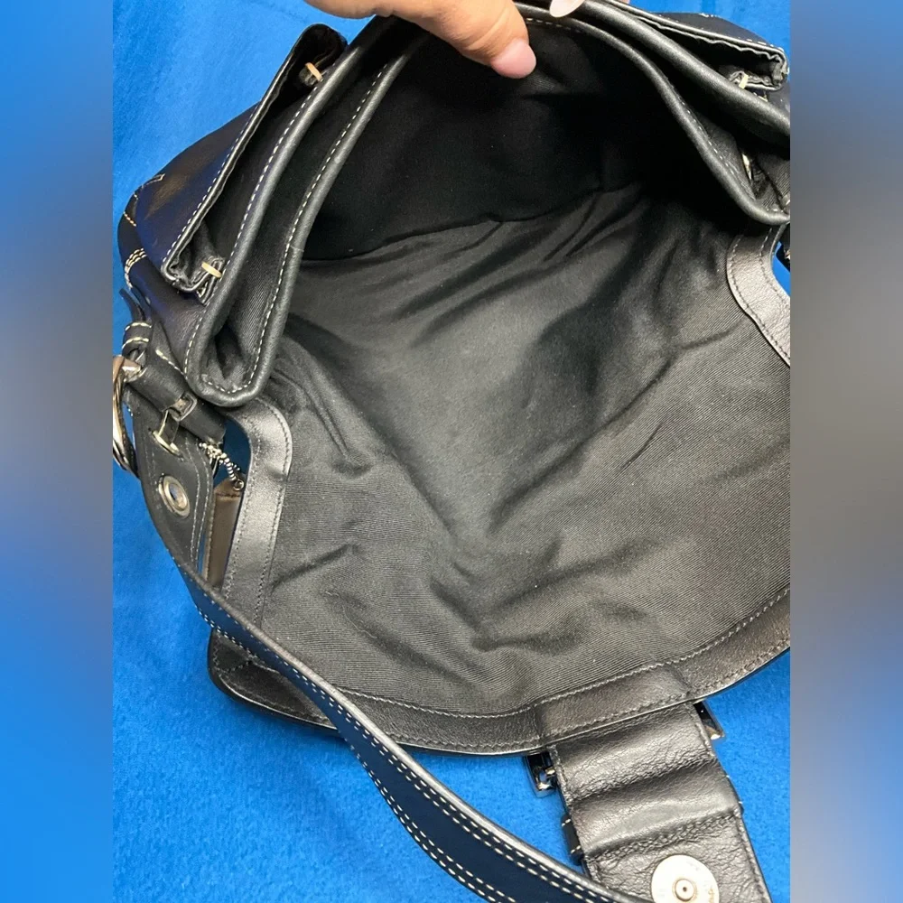 Coach Soho Vintage Black Leather Shoulder Bag With Contrast Stitching 2005 - Picture 12 of 16
